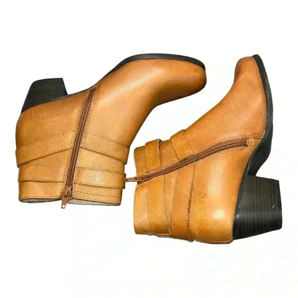 Naturalizer KARMIC Women’s Boots, SZ 9.5 W US Tan Leather pre-loved beautiful! - Picture 10 of 10